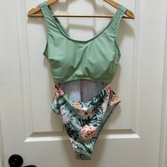 Shein Cut Out One Piece Swimsuit Women's Size M Green With Tropical Print NWOT - Picture 1 of 16